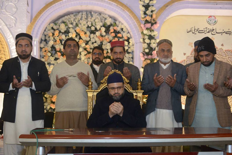 Dr Hassan Qadri address a training session at Haveli Lakha